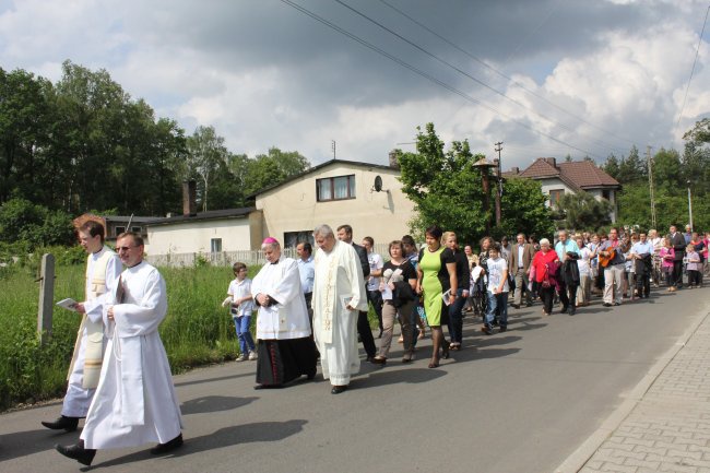 Tablica ks. Franciszka Blachnickiego w Bibieli