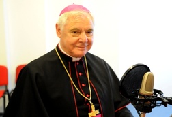 Abp Gerhard Ludwig Müller w studiu Radia Plus Radom