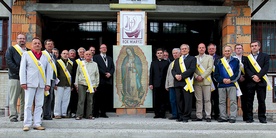 Członkowie zakonu uczestniczą m.in. w spotkaniach, które mają umocnić ich wiarę 