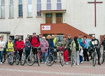 Po raz piąty sprzed kościoła Najświętszego Serca Pana Jezusa w Skierniewicach wyruszył Rajd Beretowo-Rowerowy im. ks. Juliana