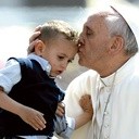 – Każde błogosławieństwo księdza jest jak przytulenie Pana Boga – przekonywał papież Franciszek chore dzieci