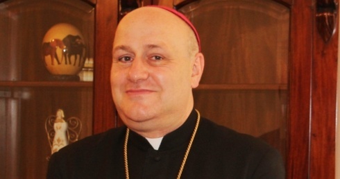 Bp Piotr Greger zachęca do udziału w Święcie Życia