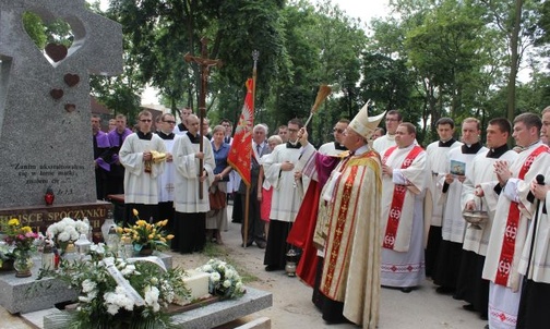 Liturgii pogrzebowej przewodniczył bp Roman Marcinkowski