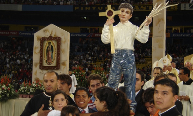 Beatyfikacja José Luisa Sáncheza del Río na stadionie w Guadalajarze w Meksyku
