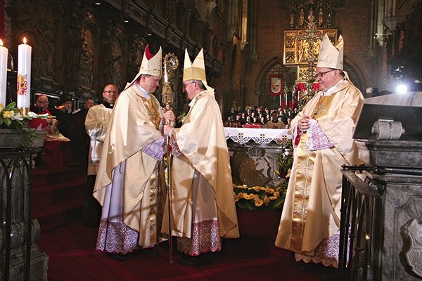 Nowy arcybiskup wrocławski naukowo zajmuje się nauczaniem  Jana Pawła II. W swojej homilii podkreślał m. in. wartość rodziny oraz rolę,  jaką w wychowaniu odgrywa świętowanie niedzieli