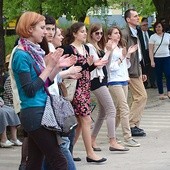 Na ulice wraz ze wspólnotą neokatechumenalną wyszli kapłani, którzy służyli sakramentem pojednania