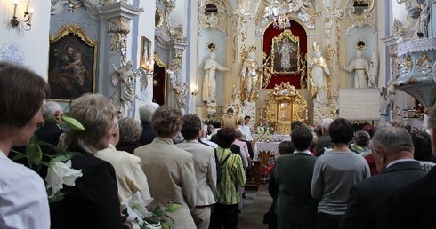 Sanktuarium św. Antoniego Padewskiego wypełnione pielgrzymami