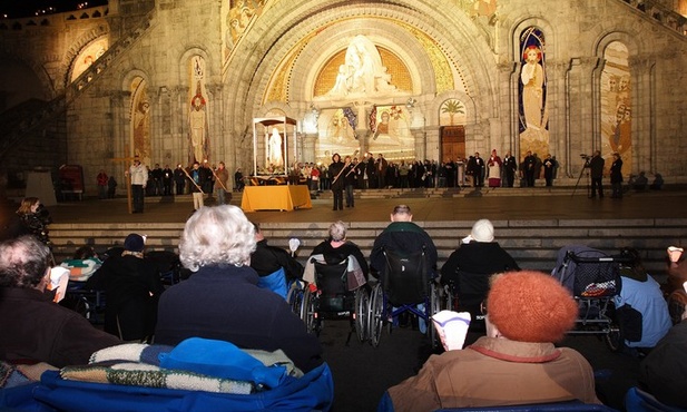 Ewakuacja sanktuarium w Lourdes