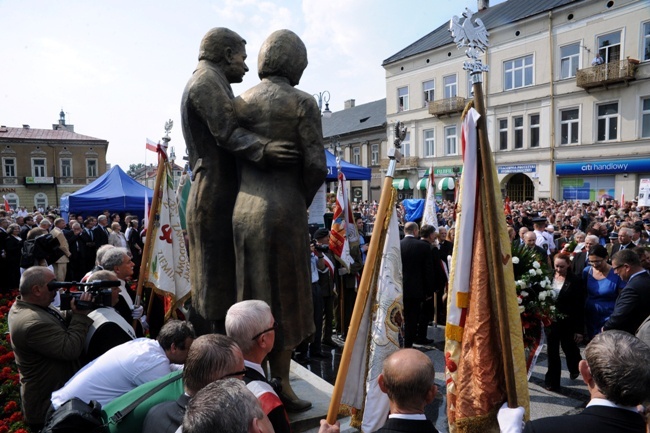 Pomnik Prezydenta RP odsłonięty