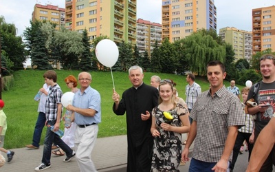 Ks. kan. Jerzy Musiałek podczas oświęcimskiego Marszu dla Życia i Rodziny