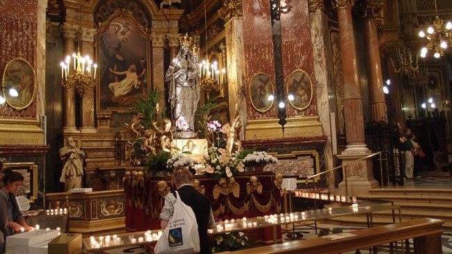 Piaski Nowe i WAJ Absolwent w Lourdes, La Salette i Fatimie
