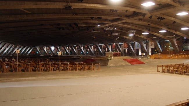 Piaski Nowe i WAJ Absolwent w Lourdes, La Salette i Fatimie