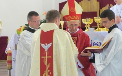 Święceń udzielił bp W. Bobowski 