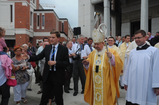 Poświęcenie kościoła Jana Pawła II