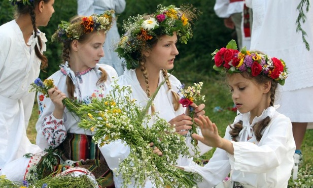Noc Świętojańska co roku przyciąga do skansenu tłumy zwiedzających