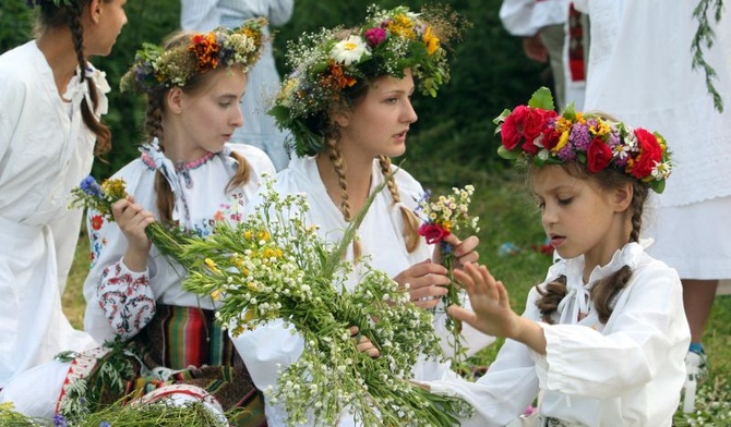 Noc Świętojańska co roku przyciąga do skansenu tłumy zwiedzających