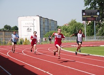  Podczas rywalizacji na stadionie