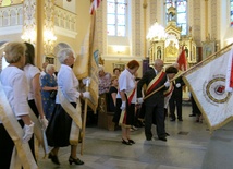 W jubileuszu uczestniczyli członkowie Arcybractwa z innych parafii Podbeskidzia.