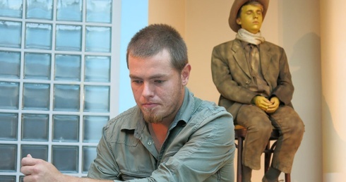 "Przed sklepem jubilera" toczą się teatralne dywagacje o miłości.