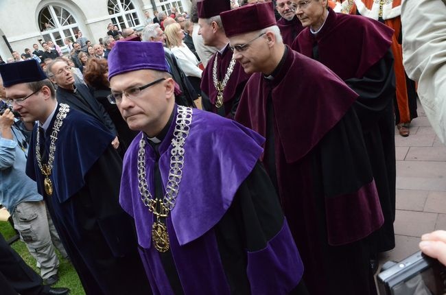 Kiko Argüello doktorem honoris causa KUL