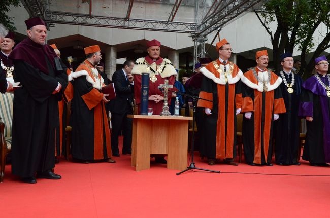 Kiko Argüello doktorem honoris causa KUL