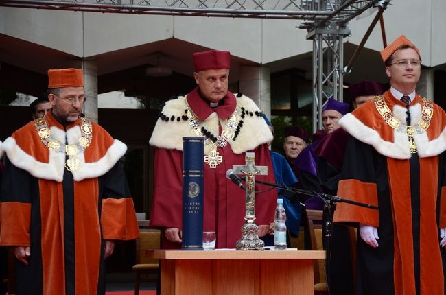 Kiko Argüello doktorem honoris causa KUL