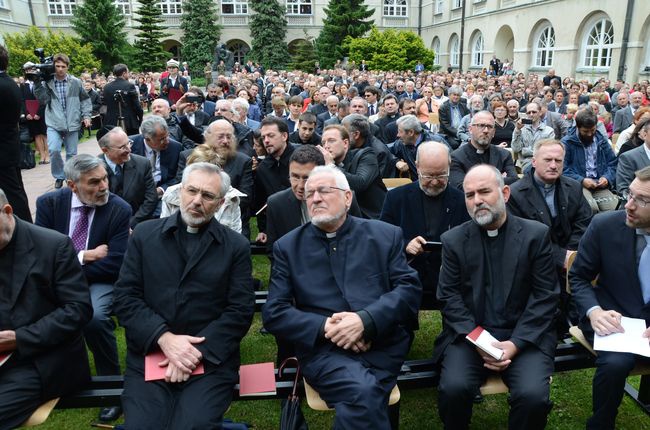 Kiko Argüello doktorem honoris causa KUL