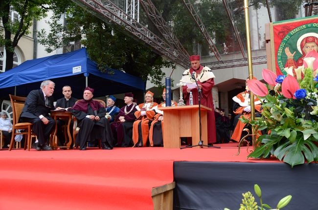 Kiko Argüello doktorem honoris causa KUL