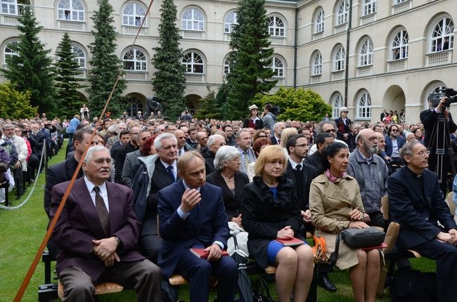 Kiko Argüello doktorem honoris causa KUL