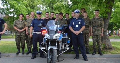 Uczniowie z Nowego Miasta na Policji w Legionowie