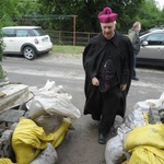 Biskup u powodzian