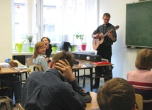 Pieśń i piosenka na katechezie