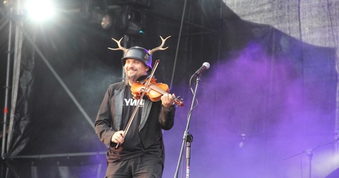 Michał Jelonek podczas łowickiego koncertu