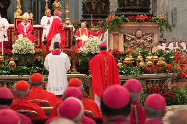 Metropolita wrocławski otrzymał paliusz z rąk papieża Franciszka