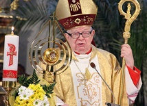 Kard. Henryk Gulbinowicz  powołał do istnienia parafię  św. Wawrzyńca w 1998 r. 