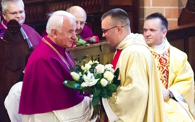 W tym roku wspólnota cieszyła się ze święceń ks. Adama Brończyka. Grupa parafian wybrała się nawet do olsztyńskiej katedry, by razem z nim przeżywać te piękne chwile