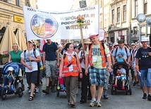  Na pielgrzymi szlak wyruszają wszyscy, od najmłodszych (jeszcze w wózkach) do najstarszych. Wyrusz i Ty!