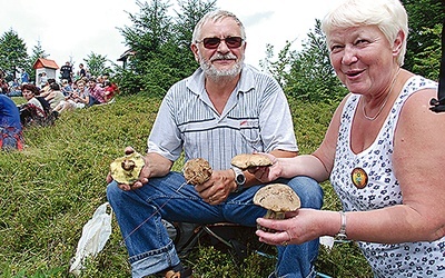  Wędrowanie to nie tylko wspaniały relaks i podziwianie przyrody. To także szansa na przywiezienie do domu kosza pełnego grzybów