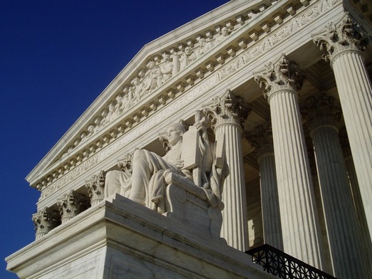 Amerykański Sąd Najwyższy w obronie kultu religijnego