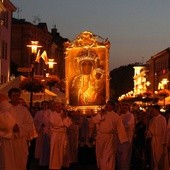 Matka Boża wyszła na ulice miasta