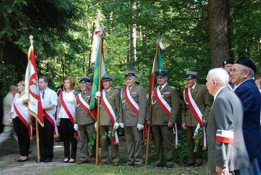 Pamięci pomordowanych w Borze Kunowskim