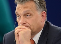 Węgrzy: PE łamie demokrację