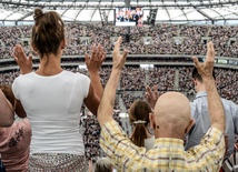 Jezus na Stadionie cz.1