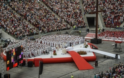 Rozpoczęła się Msza św. na Stadionie Narodowym