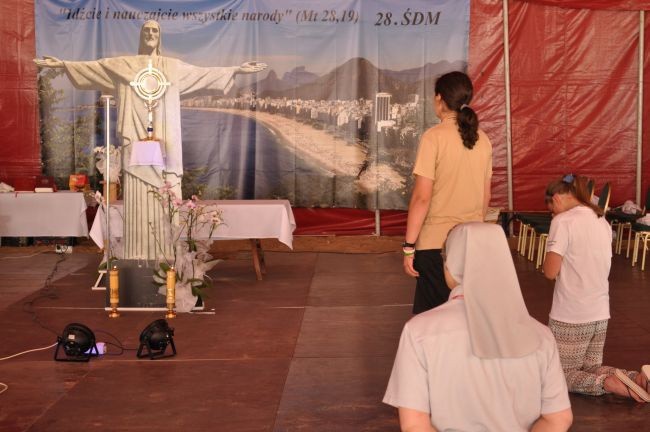 Adoracja Najświętszego Sakramentu na Polskiej Copacabanie trwa 24 godziny na dobę