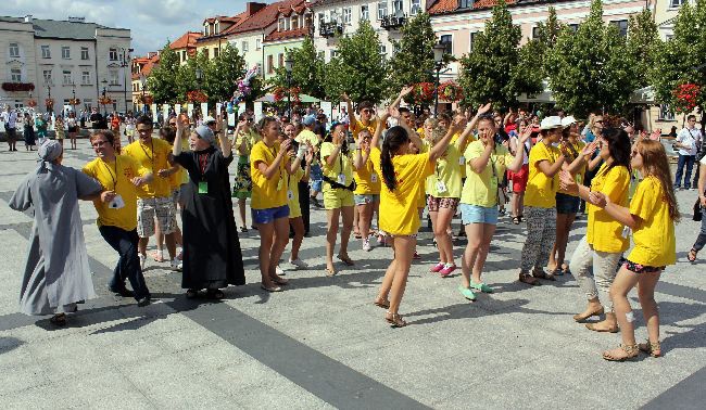 Koronka na płockim rynku