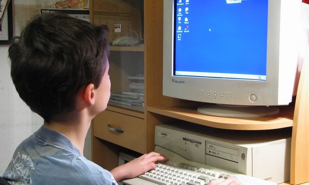 Pedofile łapią w sieci