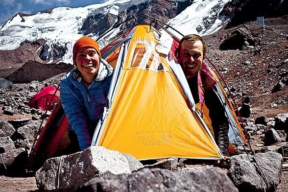  Podczas swojej wyprawy Agnieszka i Mateusz zdobywali również szczyty. Jednym z nich była najwyższa góra Ameryki Południowej – Aconcagua