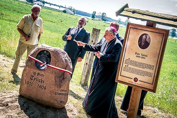 Na trakcie biskupim w Bałdach bp Jacek Jezierski poświęcił 3 nowe głazy