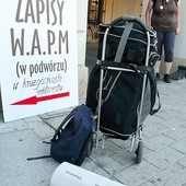  Tysiące pielgrzymów co roku idzie pieszo z Warszawy do Częstochowy